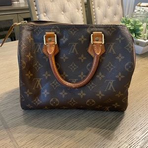 AUTHENTIC LOUIS VUITTON SPEEDY 25